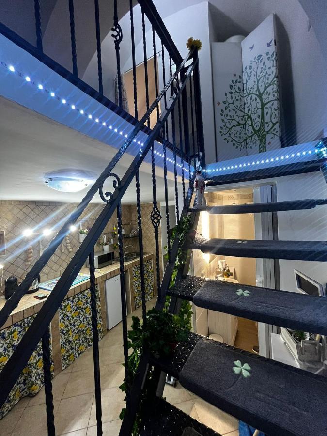 On Ciro Central House Naples Exterior photo